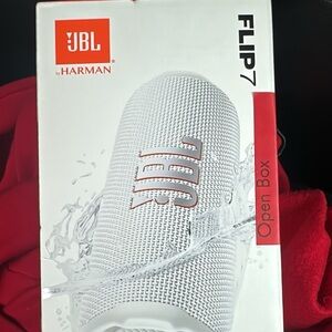 JBL Flip 7 Bluetooth Speaker in White